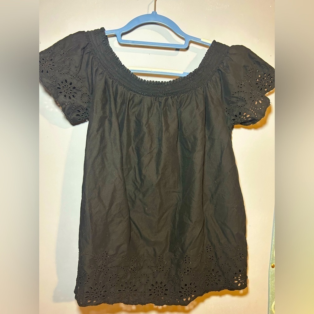 Old Navy off the shouldered crochet blouse: size xl